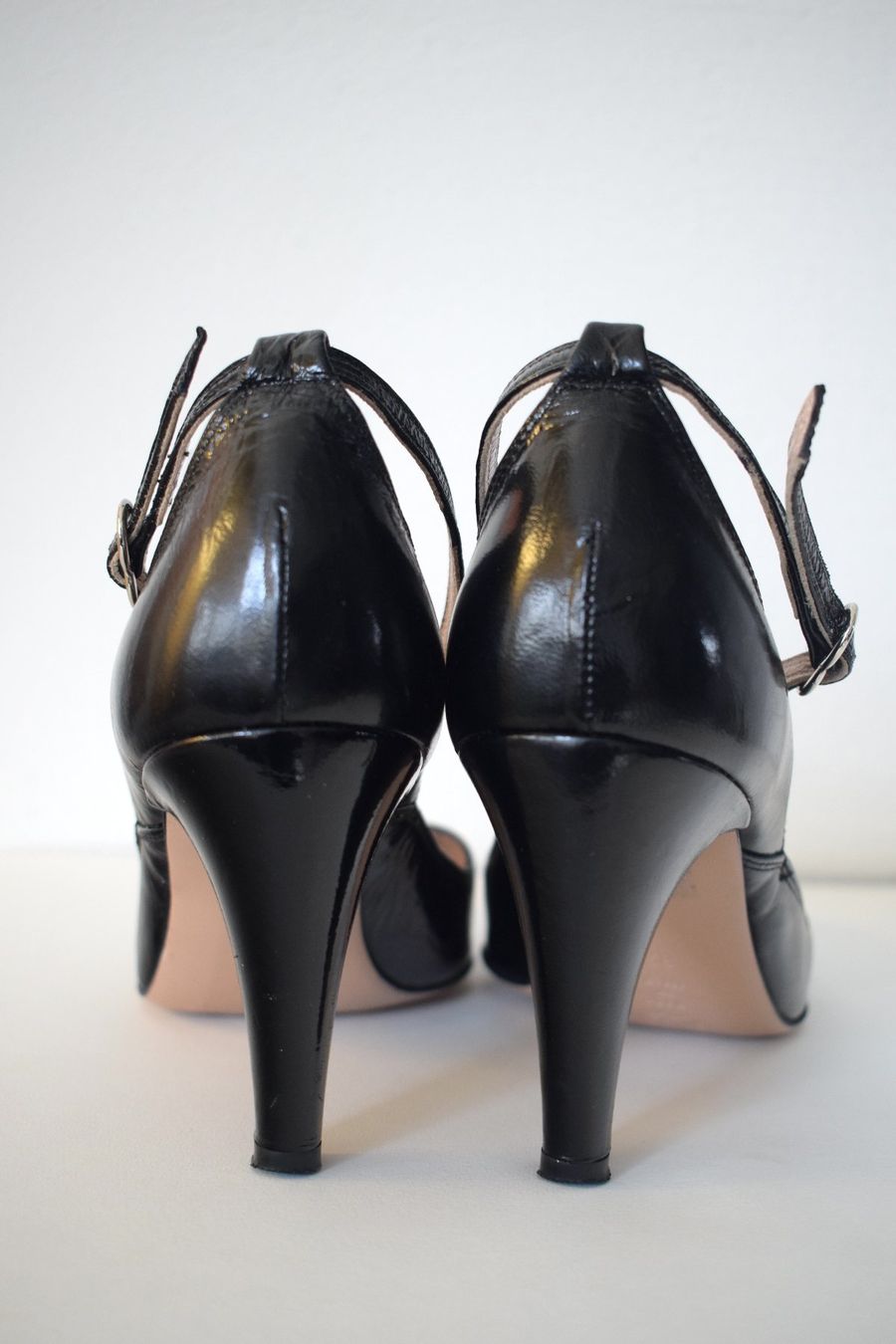 Navyboot Scarpe da donna: NAVYBOOT Pumps Gr. 37 Sandalen Lackleder – Usato da Dulliken venduto da ichwettichhett 6