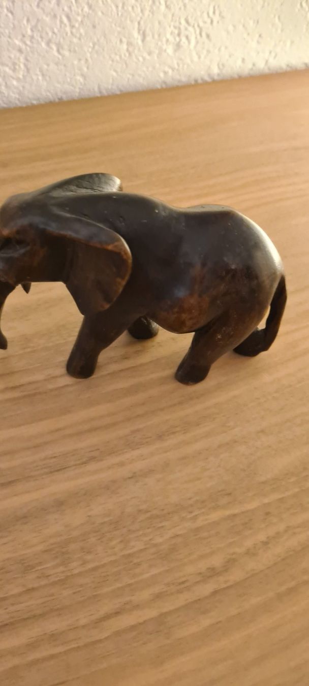 Figuren: geschnitztes Holztier aus Kenia "Elefant 12 cm" – Neu (gemäss Beschreibung) aus Münchenbuchsee von Angerer1311 1