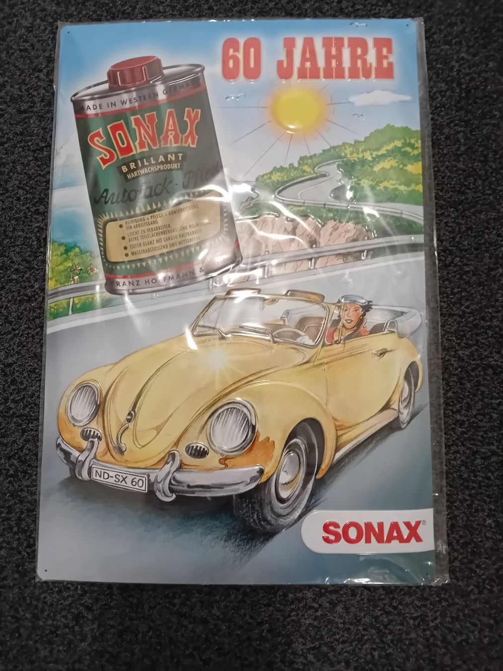 Insegne: Sonax 60 Jahre Jubiläums-Blechschild, VW Käfer – Nuovo e nell'imballaggio originale da Thun venduto da Wylu40