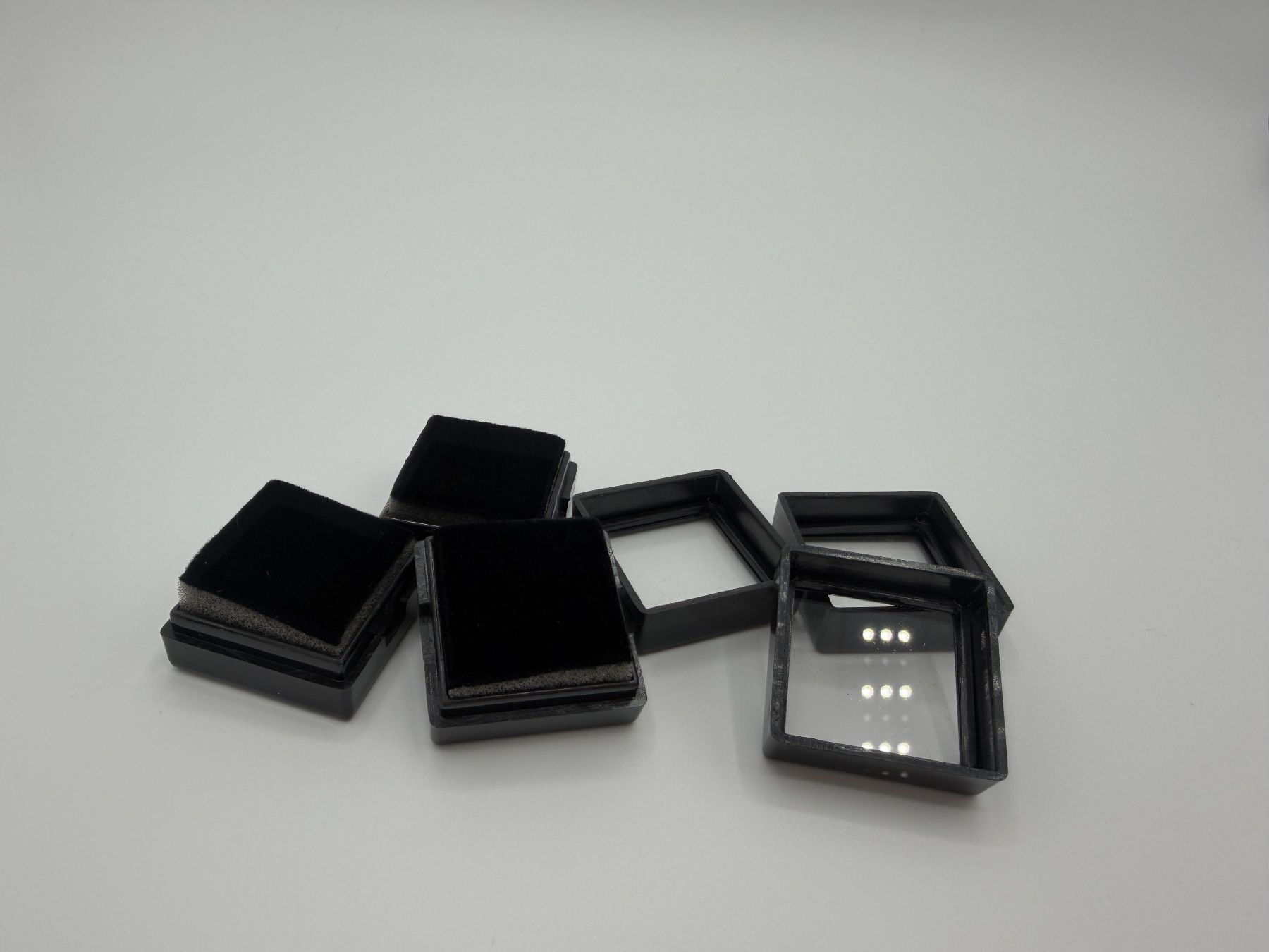 Pietre preziose: 10x Edelsteinbox / Schmuckbox 3cm x 3cm Quadrate Schwarz – Nuovo e nell'imballaggio originale da Buchs SG venduto da OTNaturalGems 1