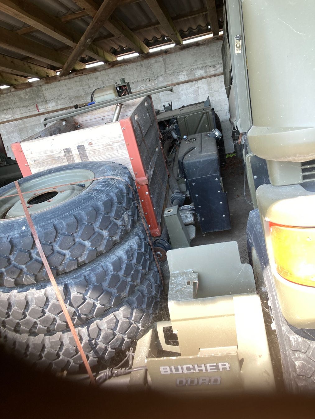 Bucher Trattori: Bucher Duro 4x4 Ersatzteilträger – Usato da Cham venduto da WB2223 9