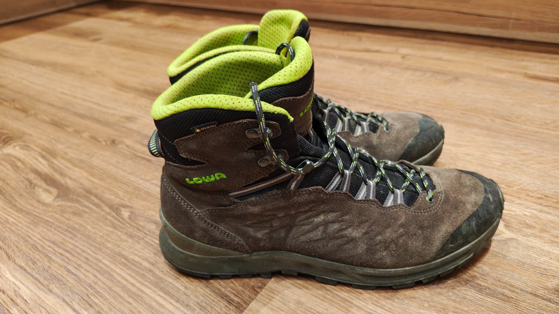 Lowa Chaussures hommes: Wanderschuh Lowa Mid GTX – D'occasion à Schaan par Baze256