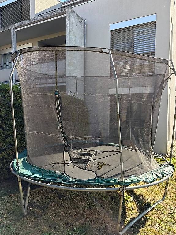 Trampoline: Grosses Trampolin ca. 3 m  GRATIS – Gebraucht aus Oberglatt ZH von lia_2jy2 2