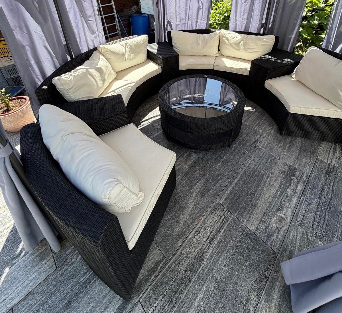 Set di tavolo e panche: Garten Lounge Polyrattan Sitzgruppe mit Tisch – Usato da Wettingen venduto da Wettige5430 3