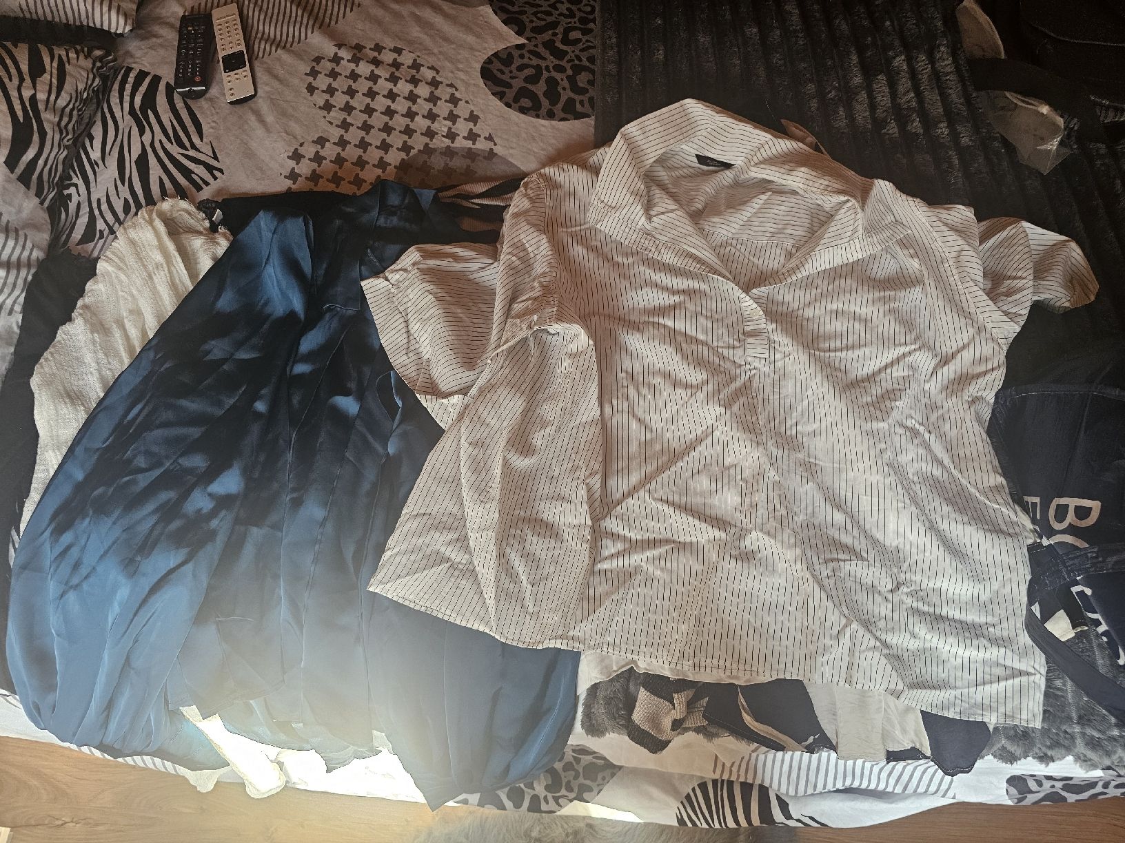 Lots de vêtements: Kleiderpaket L/Xl  – D'occasion à Mörel par camasaro 1