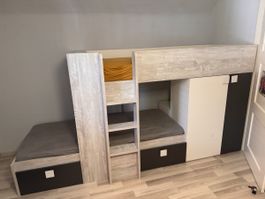 Kinder Etagenbett mit Stauraum fast neu