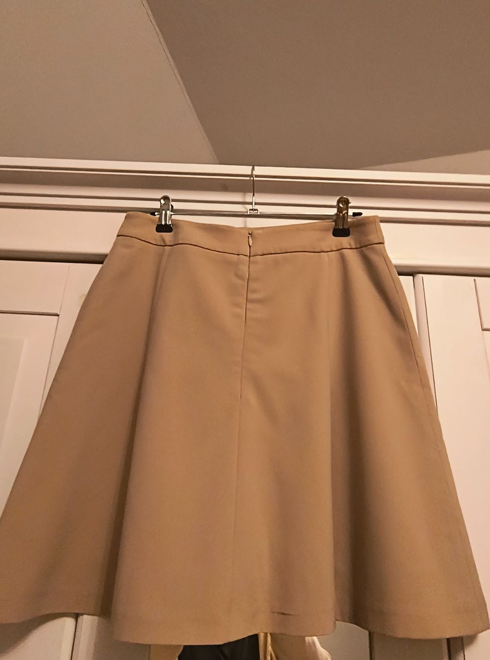 Röcke: LÄHEB - Eleganter beige Rock Gr. S – Gebraucht aus Thalwil von ralucoantza 1