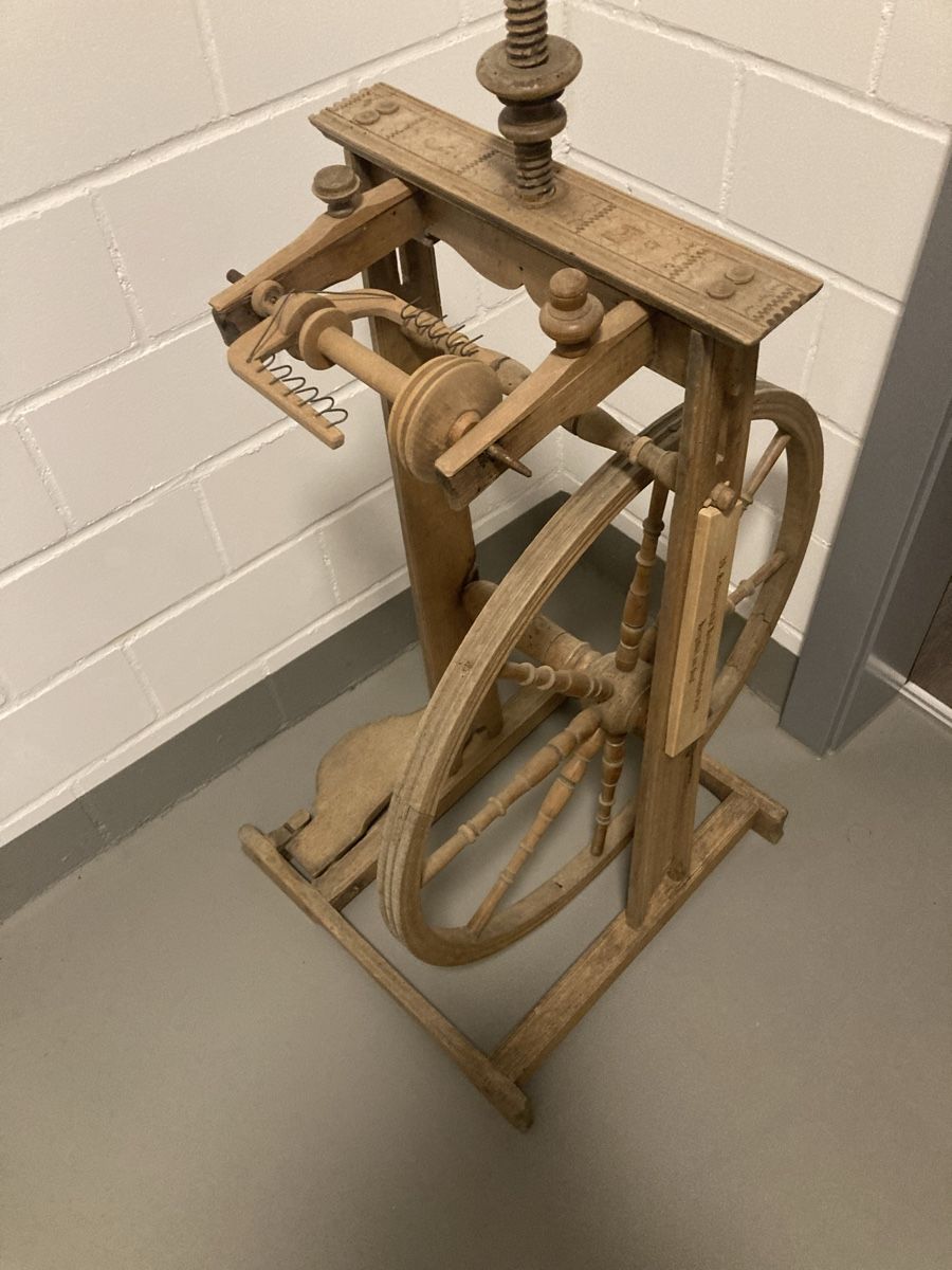 Ruote per filare: Antikes Spinnrad – Usato da Luthern Bad venduto da Peter686 2