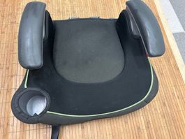 Kindersitz für Auto mit Getränkehalter