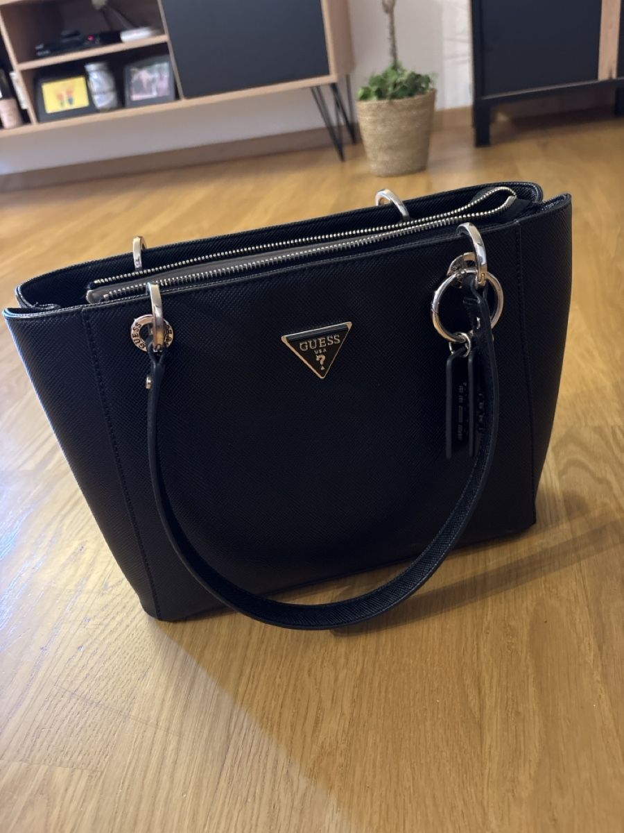 Guess Borse da donna: Guess Handtasche schwarz  – Usato da Rünenberg venduto da ZwergLi100