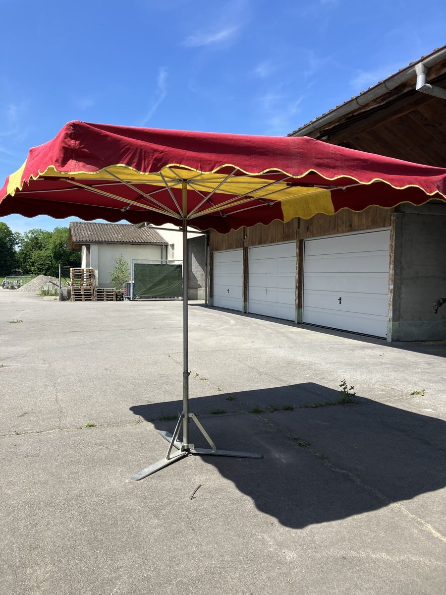 Ombrelloni: Parasol de marché  – Usato da Vouvry venduto da Fjonas