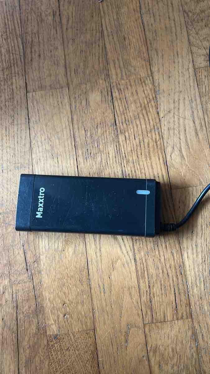 Laufwerke & Adapter: Adattatore Maxxtro Slim AC Power 100W, – Gebraucht aus Caslano von iguidice01 1