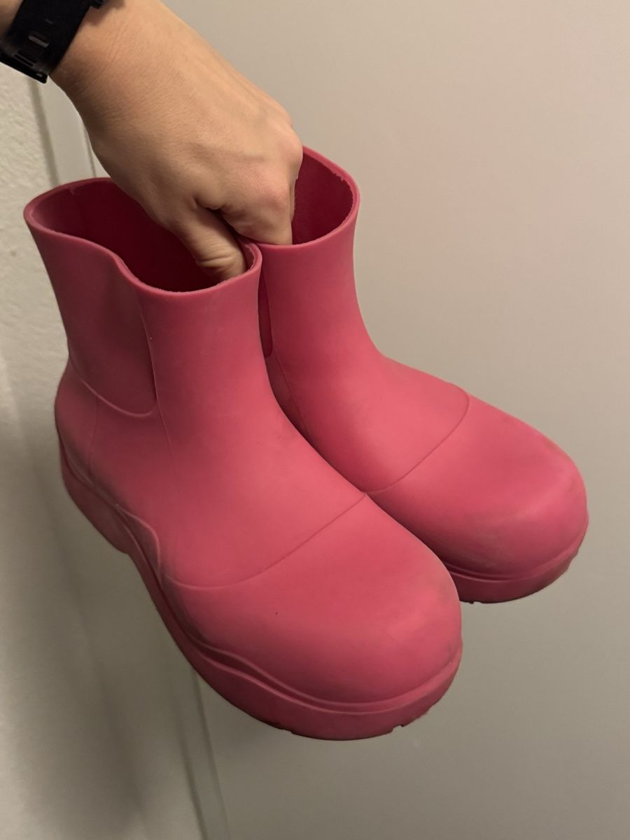 Bottega Veneta Damenschuhe: Bottega Veneta's Pink Puddle boots – Gebraucht aus Dietikon von dom_pvq5 1