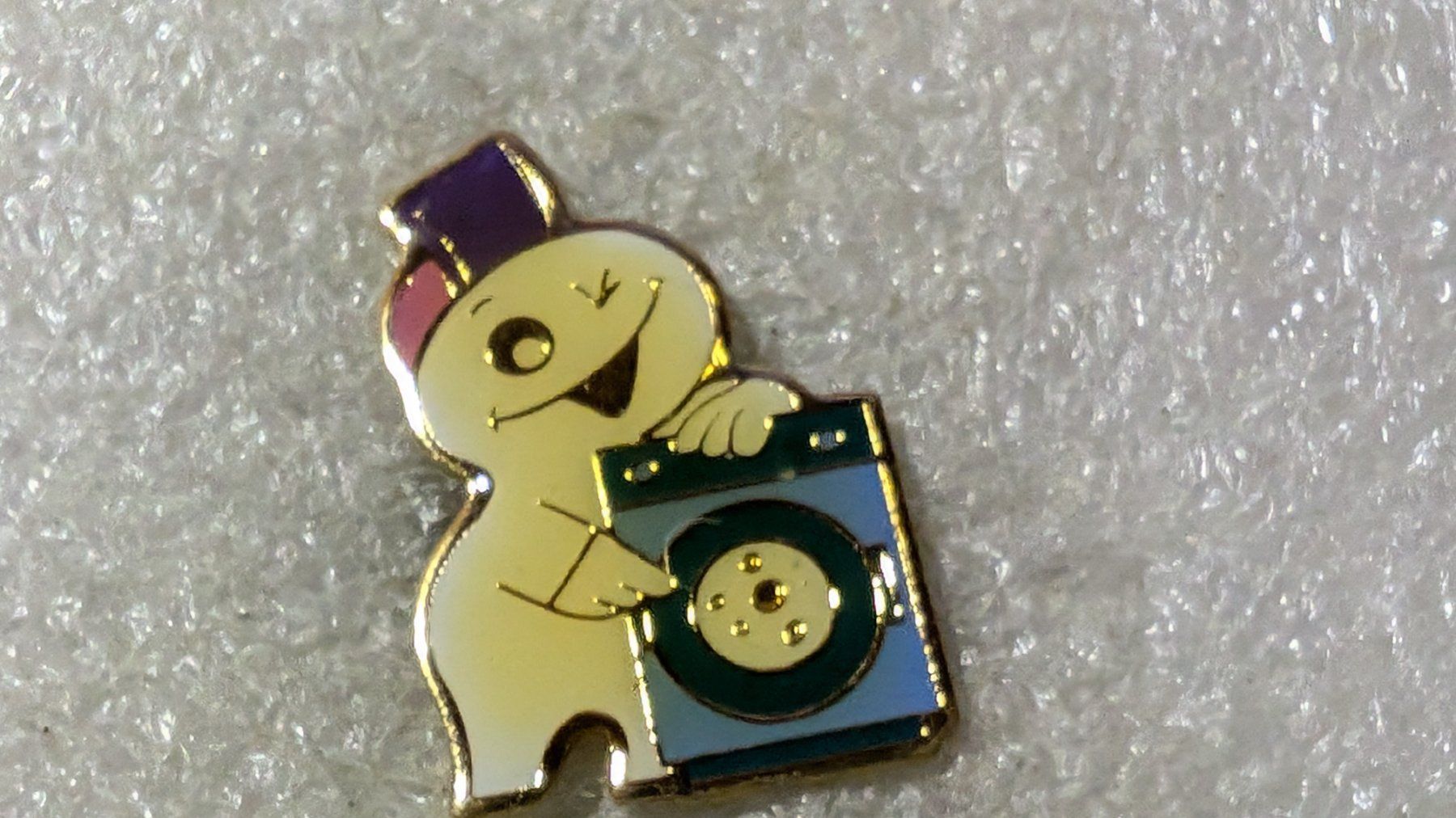 Placchette & Badge: Ansteckpin 167: Maga Bio – Usato da Oppligen venduto da Pin-Fall-Shop