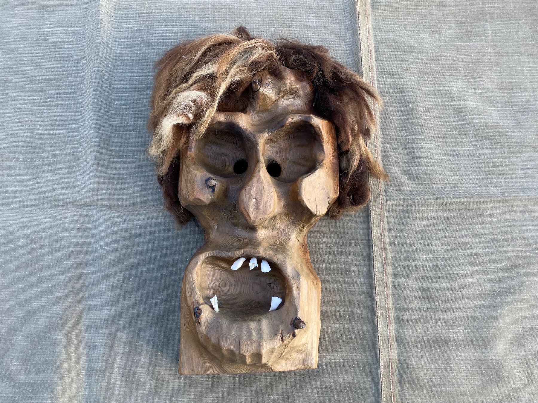 Altro in Antiquarato & Arte: sehr schöne alte grosse Walliser Holzmaske – Usato da Feldbach venduto da Olive1