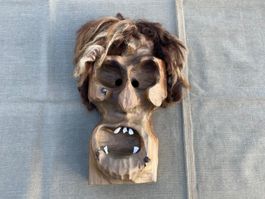 sehr schöne alte grosse Walliser Holzmaske