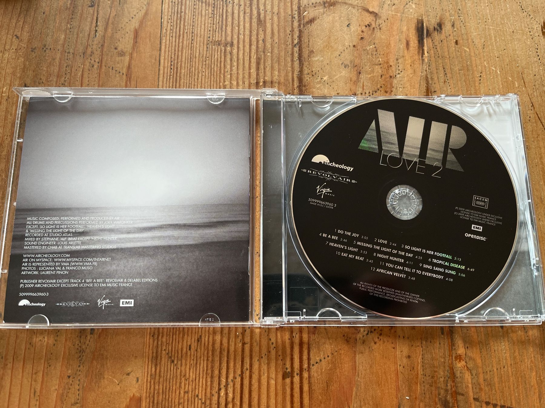 CD: AIR - Love 2 - CD - Top Zustand – Usato da Brugg AG venduto da corkycanada 2