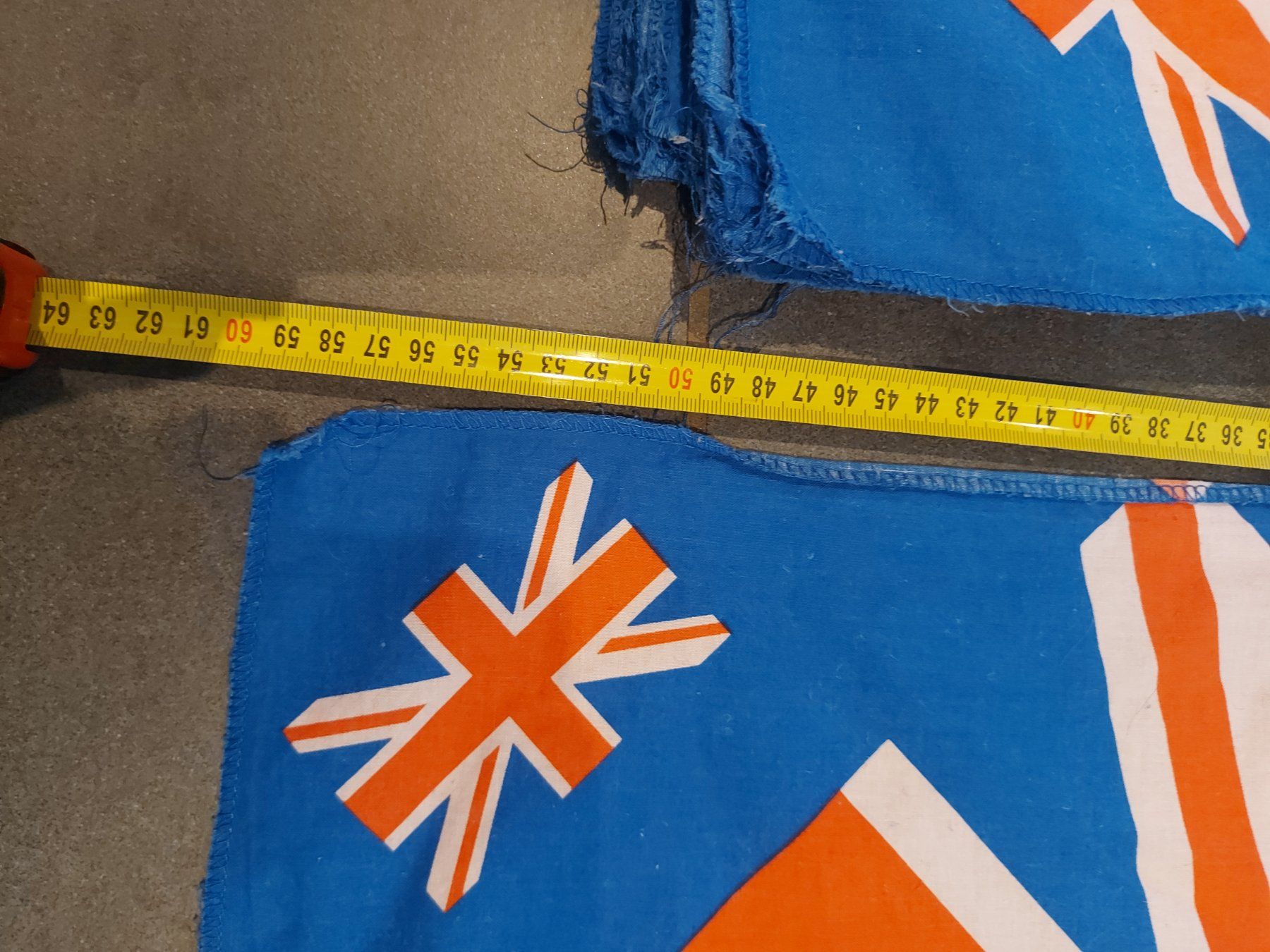 Tessuti: 9 England Flaggen, ca. 59 x 59 cm – Usato da Trimbach venduto da Shanja99 1