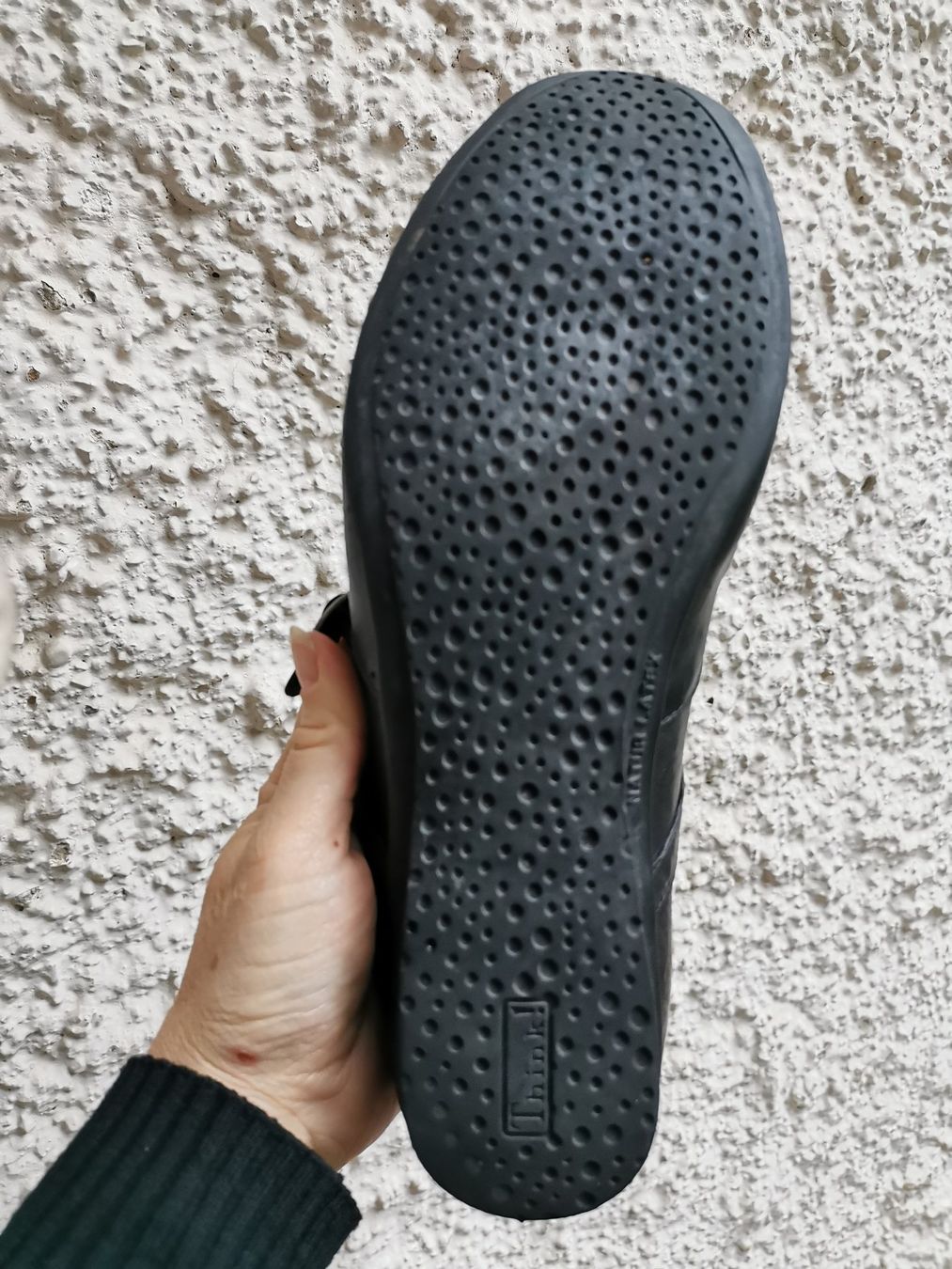 Think Scarpe da donna: Schwarze Riemensandale von Think! – Usato da Luzern venduto da buypie 4