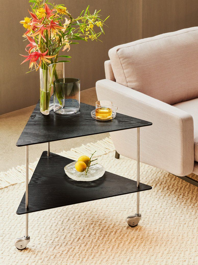 Fritz Hansen Tavoli: Fritz Hansen AJ Trolly Side Table, Esche schwarz – Nuovo e nell'imballaggio originale da Erlen venduto da mat_jm2f 3