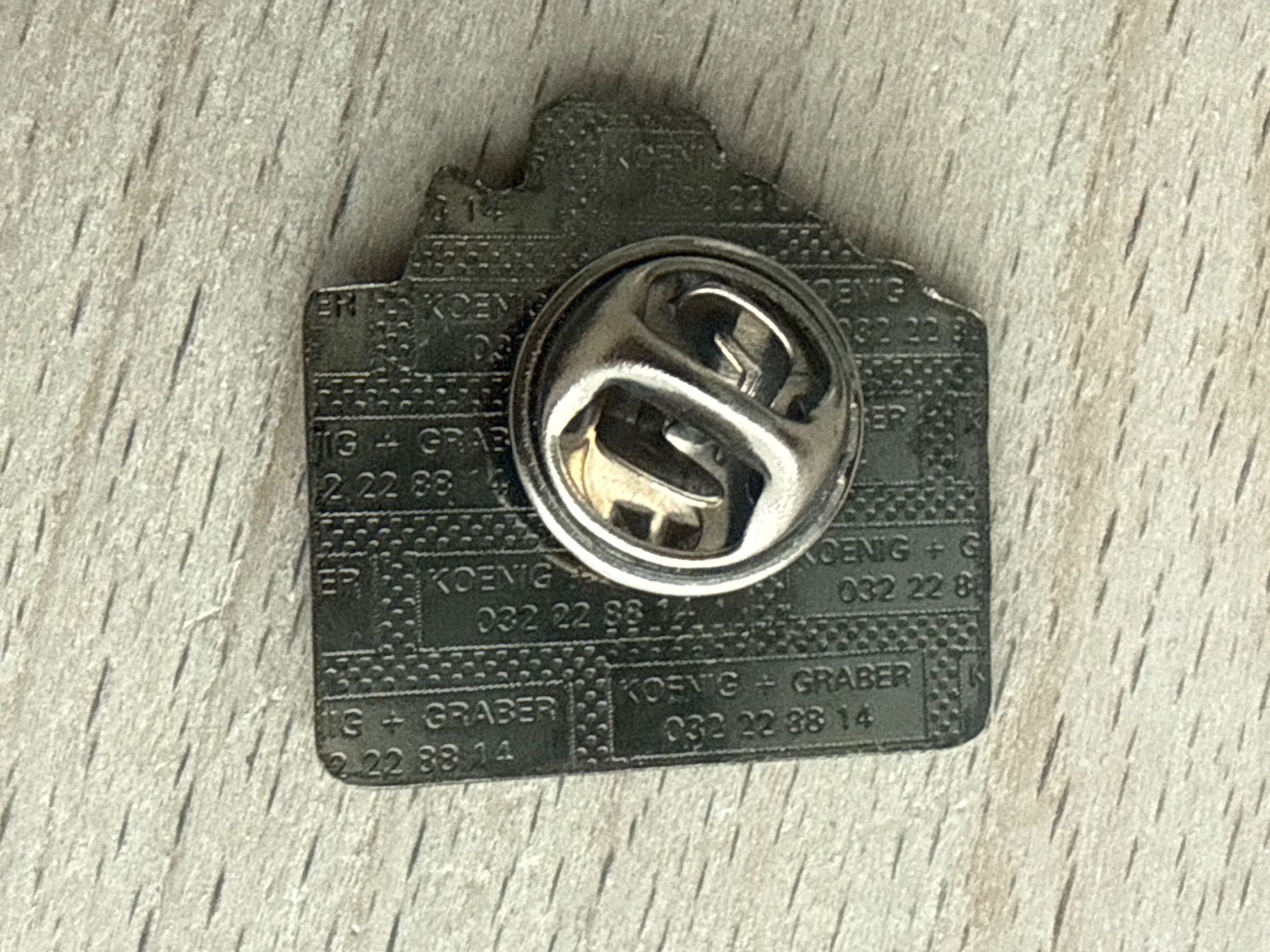 Placchette & Badge: Pin Heimwehfluh Interlaken – Usato da Glattbrugg venduto da Schweigmatt 1