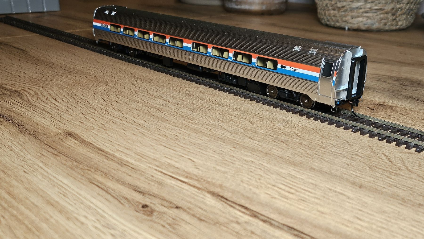 Walthers Modellini di ferrovie: Amtrak Amfleet II phase III Walthers Proto – Nuovo e nell'imballaggio originale da Les Avants venduto da Dj_tonio46