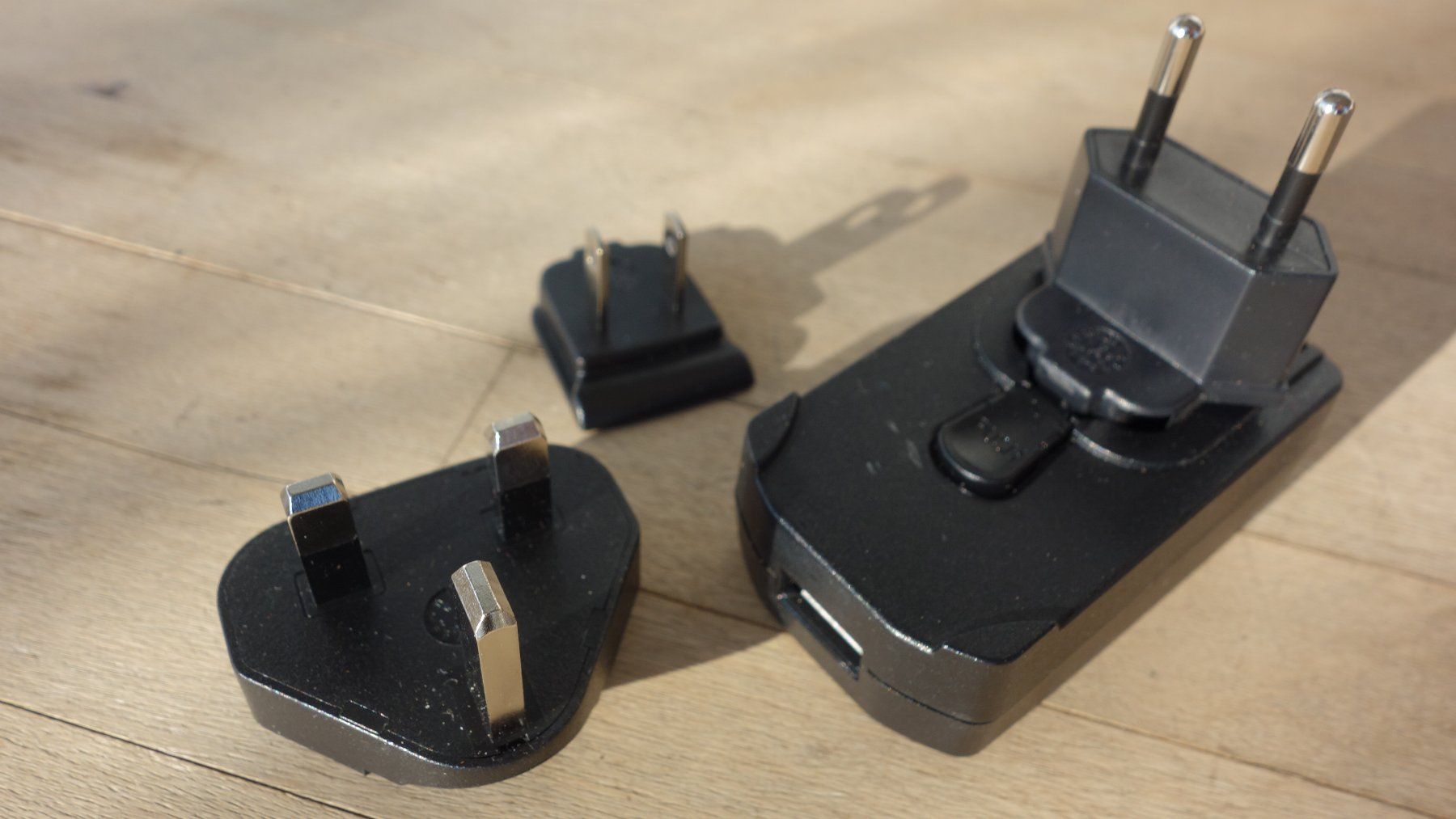 Laufwerke & Adapter: Reisestecker mit USB EU UK US- VERSAND MÖGLICH – Neu (gemäss Beschreibung) aus wolfhausen von dynamik1971 2