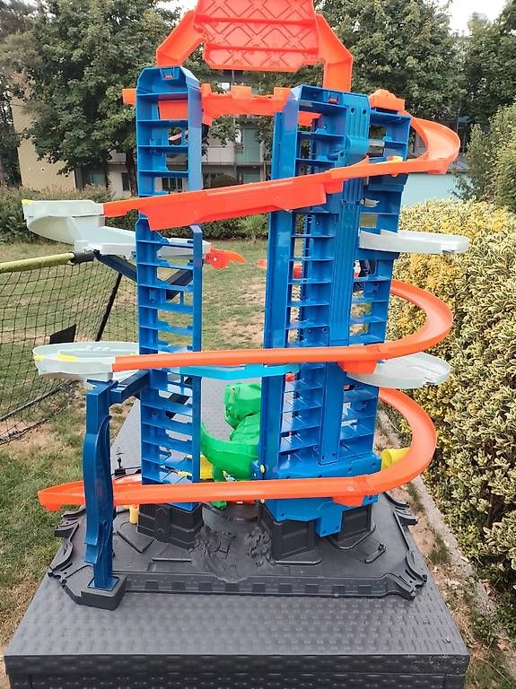 Giocattoli: Hot Wheels Ultimate Garage mit T-Rex Angriff – Usato da Dübendorf venduto da Boro82 3