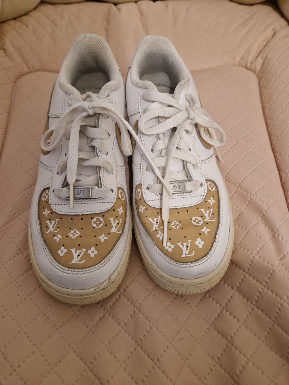 Louis Vuitton Chaussures hommes: Nike Air Force 1 - LV edition – D'occasion à Dielsdorf par tyaga01
