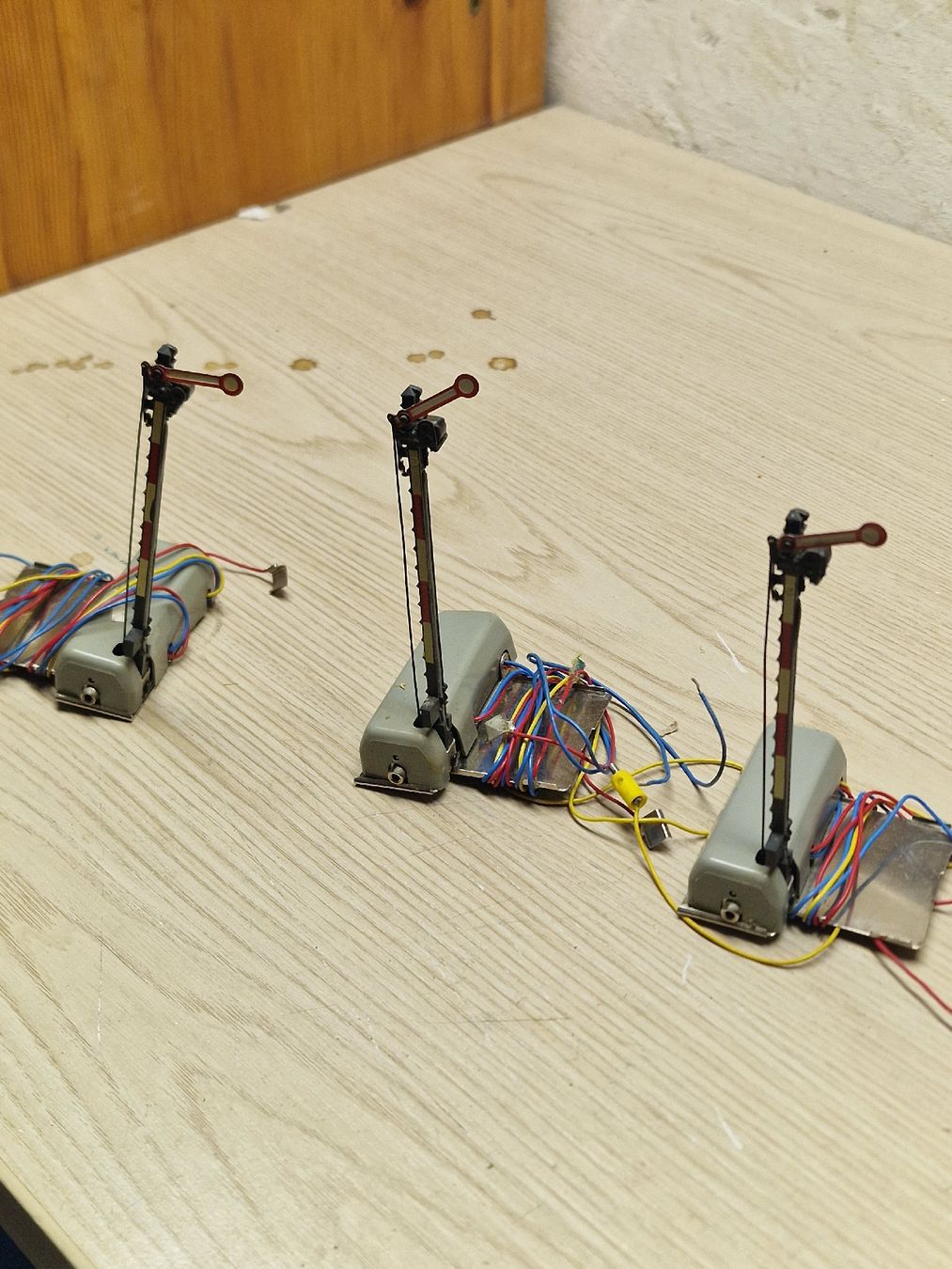 Märklin Modellini di ferrovie: 3x Modell Bahnsignale HO Märklin, gebraucht, – Usato da Herzogenbuchsee venduto da ioa_zcm6 4