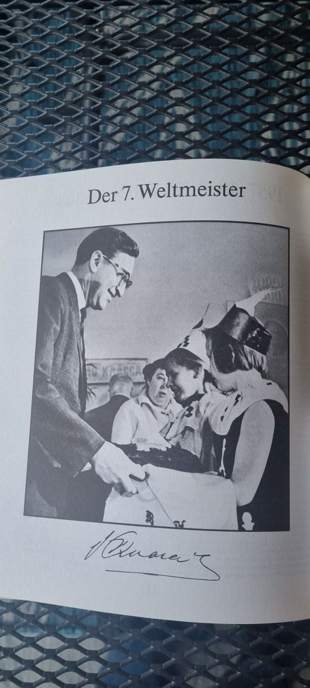 Libri: Schachbuch Umkämpfte Krone – Usato da Muttenz venduto da Langerochade 3