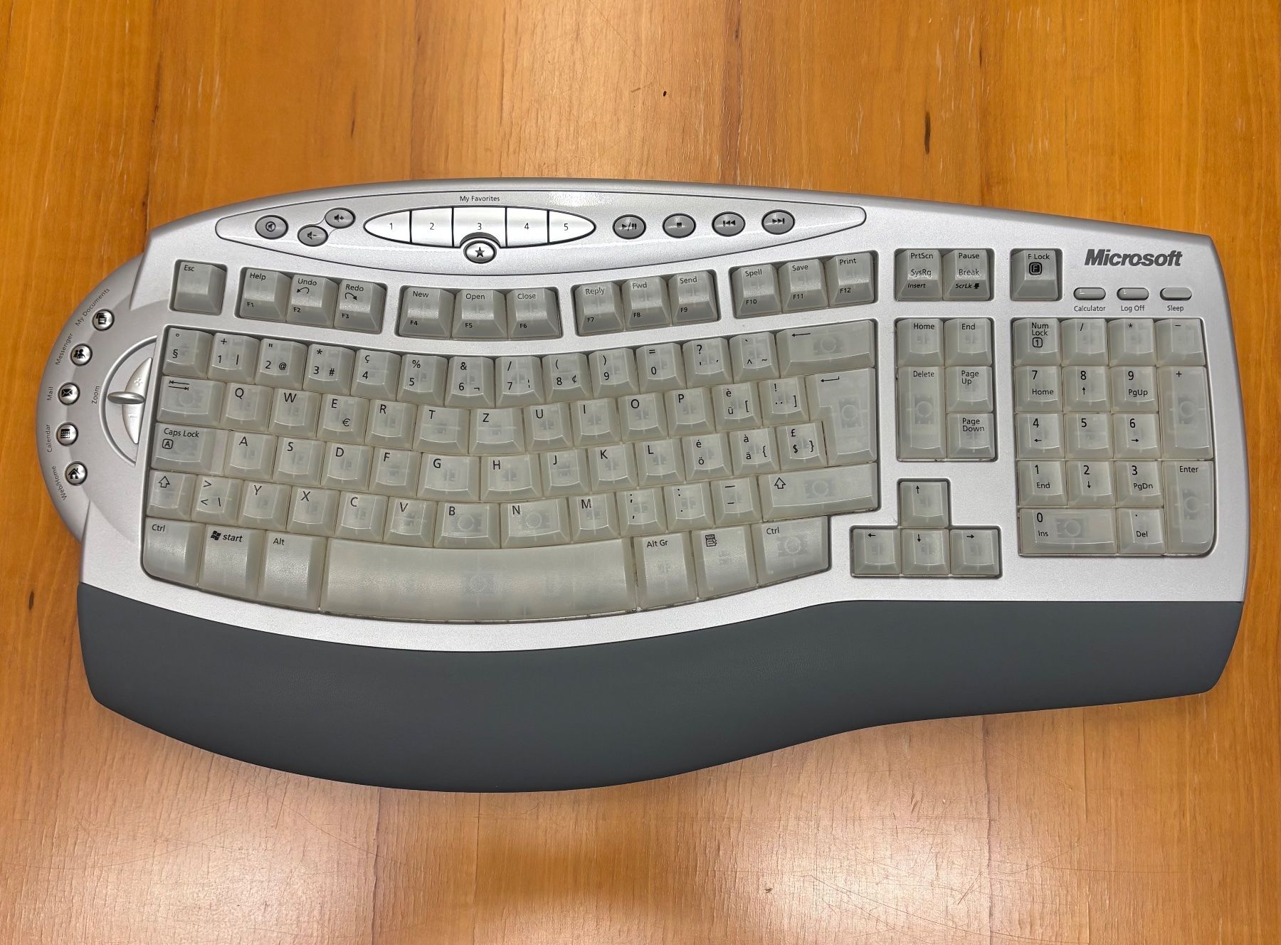 Microsoft Tastiere: Microsoft Wireless Comfort Tastatur + Maus – Usato da Suhr venduto da twt_gb7n 4