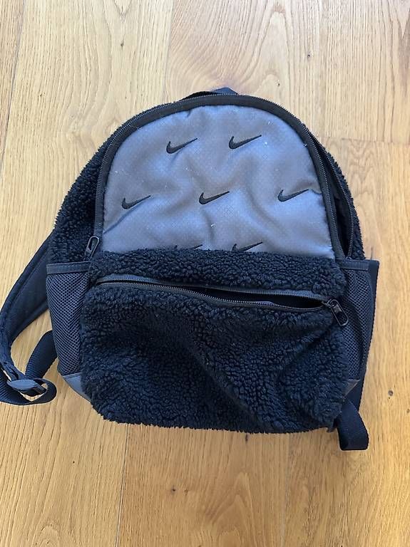 Sacs & sacs à dos: Kinderrucksack Nike – D'occasion à Steinach par Kec
