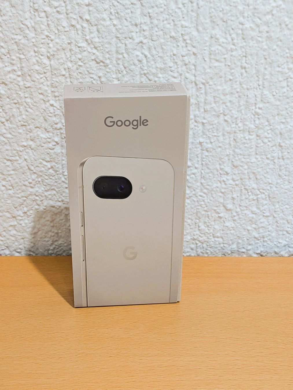 Google Telefoni cellulari / Smartphones: Originalverpackung für Google Pixel 9a – Usato da Pfäffikon SZ venduto da RainerZuefall