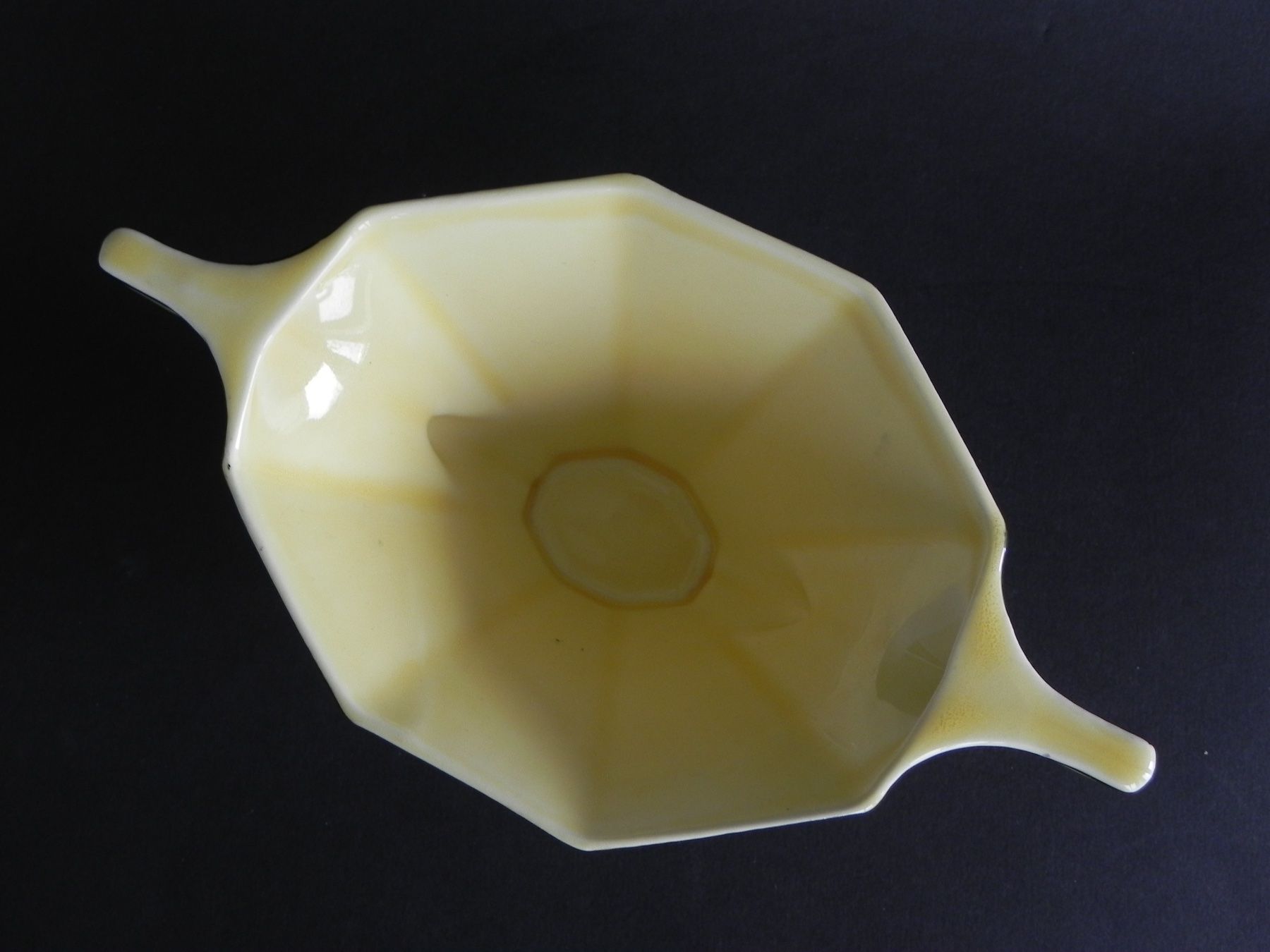 Schalen: Schöne Schale - Art Deco Design handpainted - Czechoslovakia – Gebraucht aus Zürich von LodgE-21 2