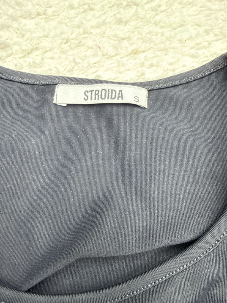 T-Shirts: Stroida Top Noir Taille S - neuf , Tendance! – Neu und originalverpackt aus Chenens von anasantos90 2