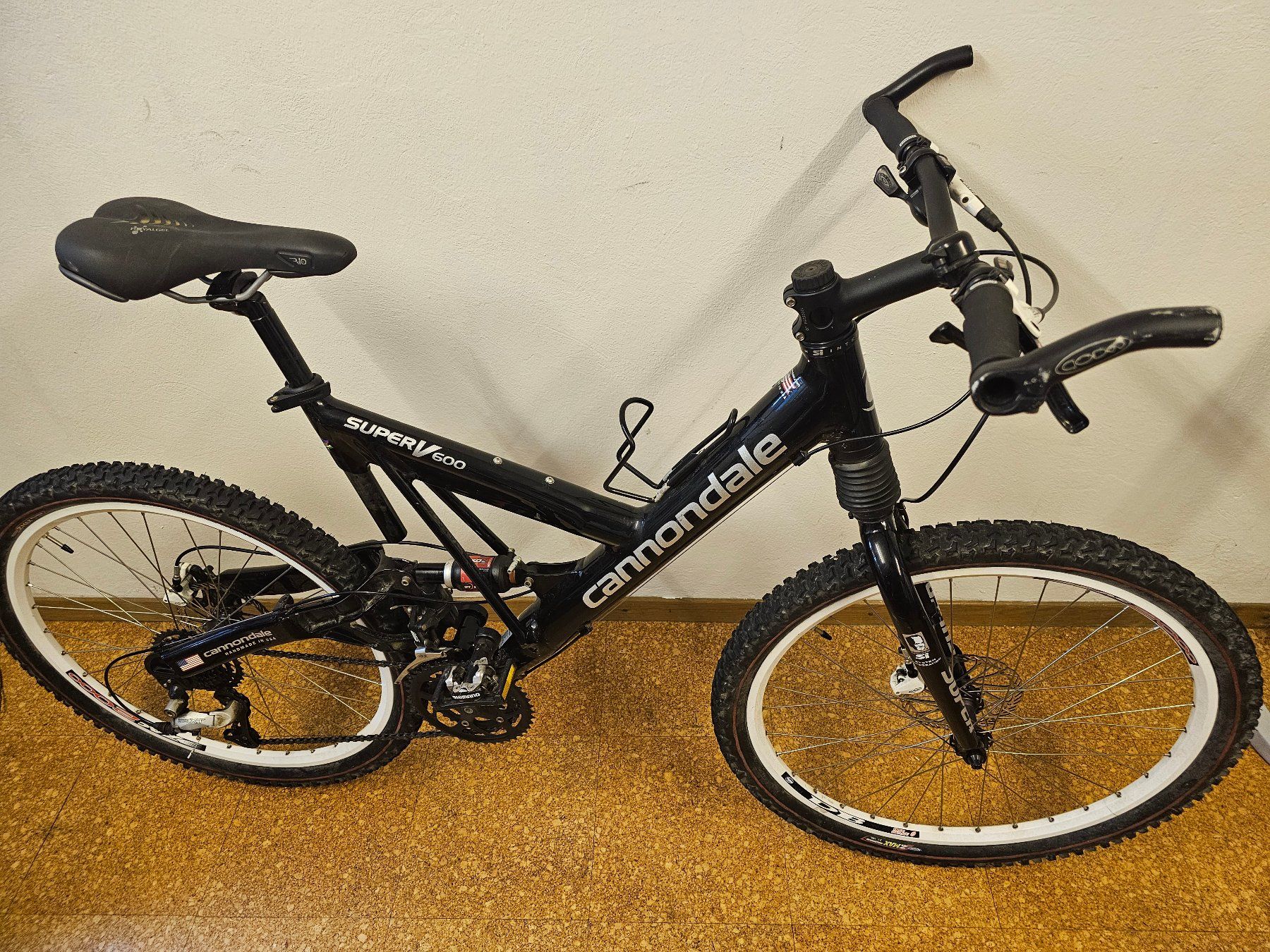Vélos: Fully Mountainbike Canondale Super V600 – D'occasion à Effretikon par Porsche910 5