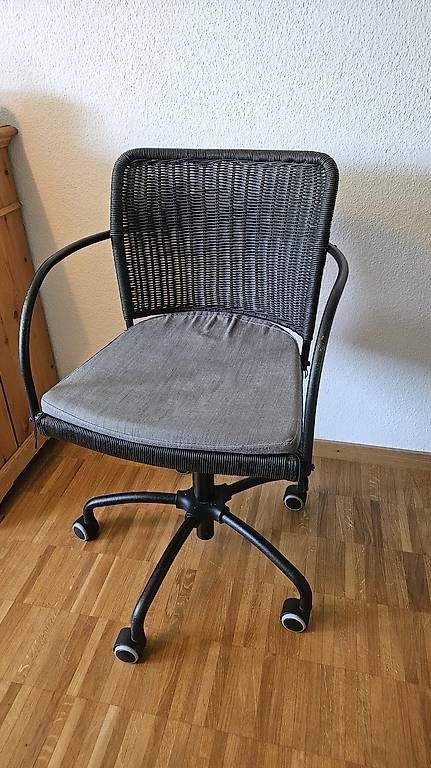 Rollstühle: Bürostuhl auf Rollen – Gebraucht aus Lausen von Miinalina 1