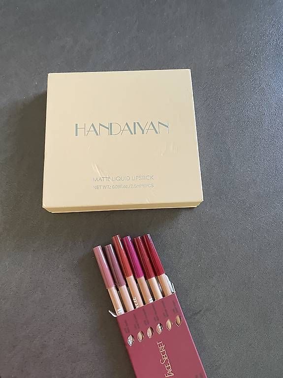 Maquillage: Set di rossetti e rispettive matite da labbra  – D'occasion à Locarno par ste_8rjr 2