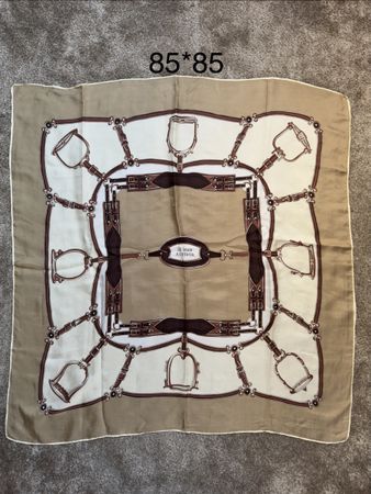 Foulard vintage en soie « Le Pied à l’Étrier » 85x85 cm