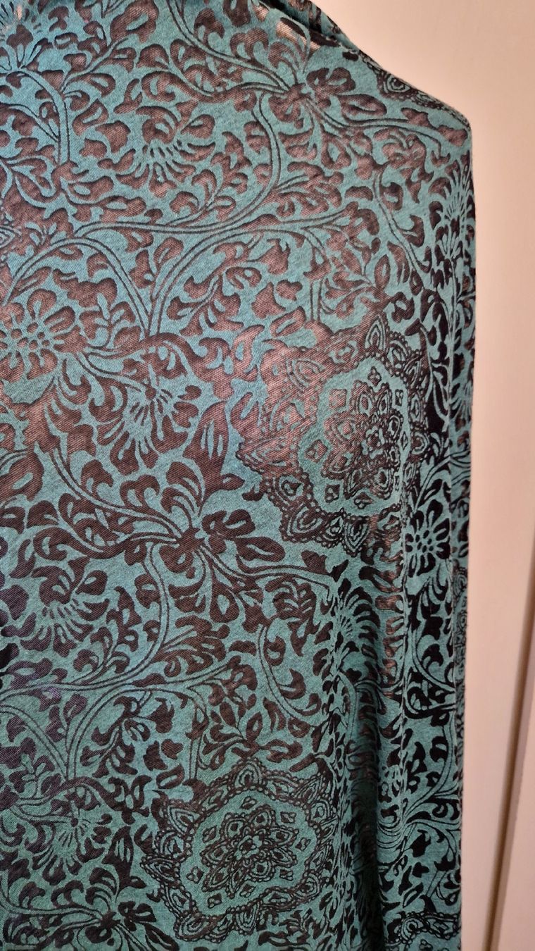 Foulard & Sciarpe: schwarz-grün gemusterter Schal – Usato da Oberengstringen venduto da Sheera7 3