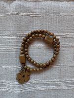 Armband mit Holzperlen