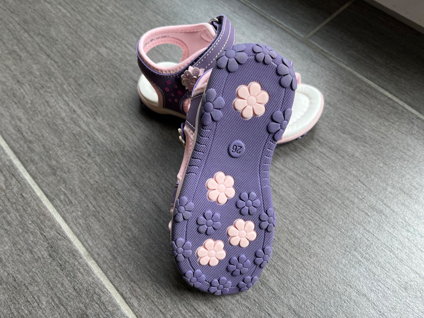 Scarpe per ragazze: Sandalen Gr 26 ungetragen – Nuovo (secondo la descrizione) da Sisseln AG venduto da SaDy211 2
