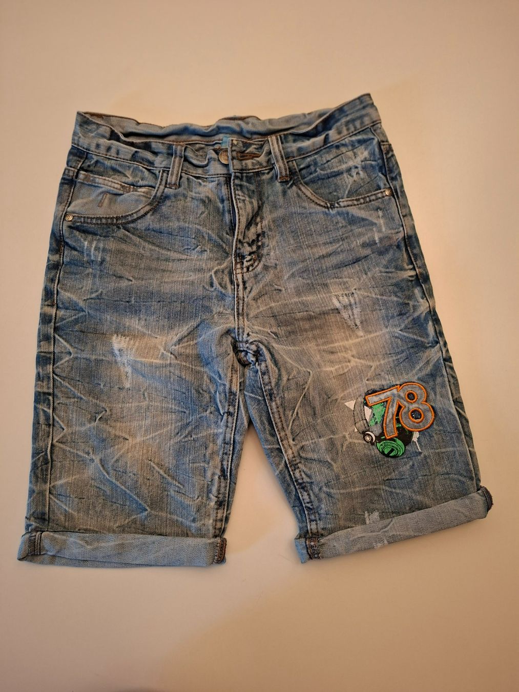 Hosen: Jeans Shorts Grösse 158 – Gebraucht aus Lohn SH von Zwierbel
