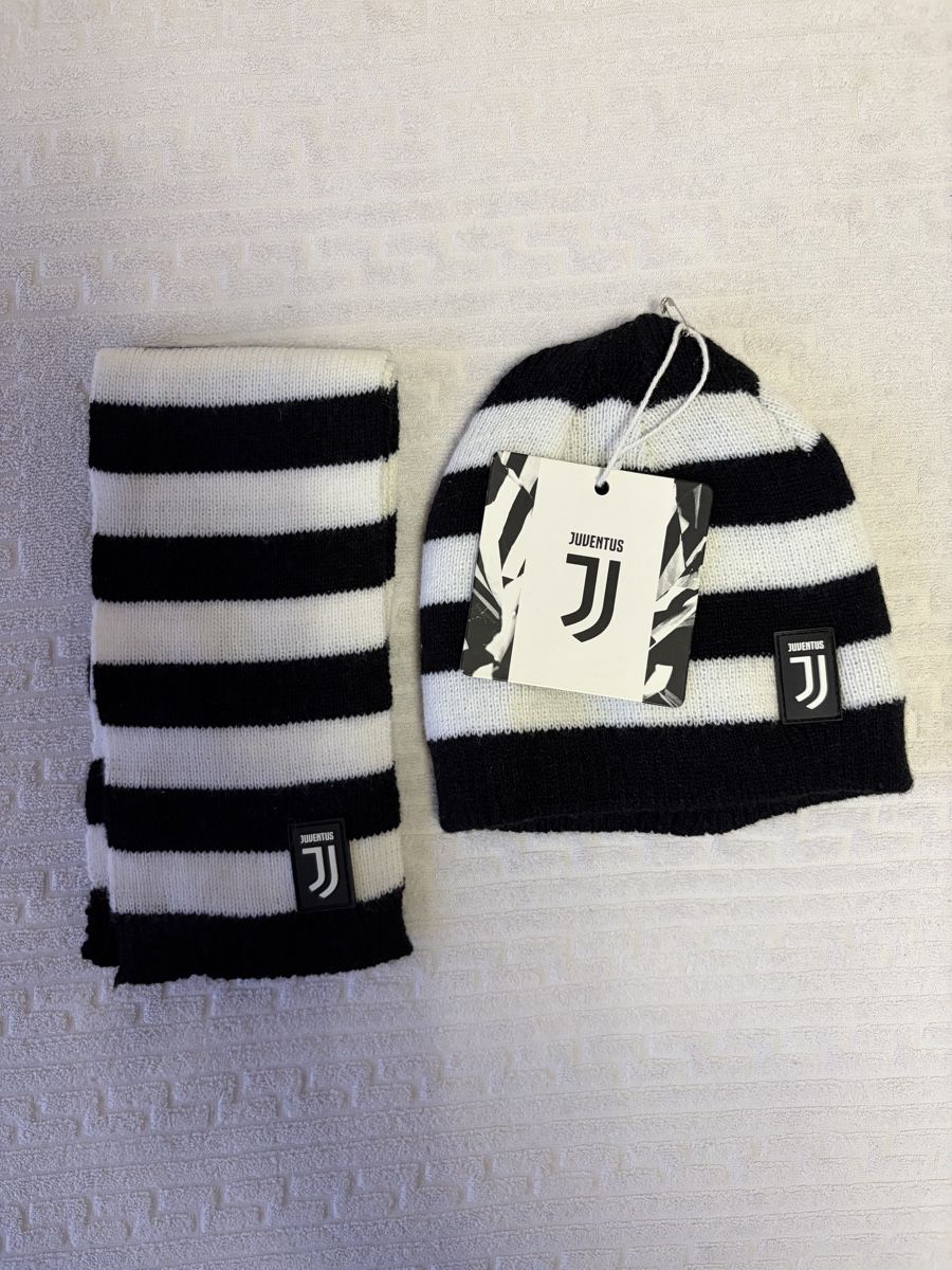 Berretti & Sciarpe: JUVENTUS Bonnet bébé – Nuovo e nell'imballaggio originale da Le Landeron venduto da Gianns46