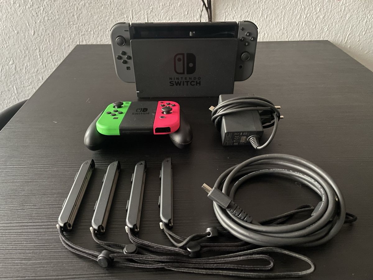 Nintendo Konsolen: Nintendo Switch Konsole mit Zubehör – Gebraucht aus Grenchen von sabi.sk92
