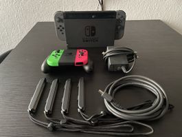Nintendo Switch Konsole mit Zubehör 