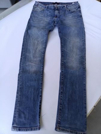 Stylische Herrenjeans