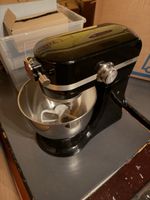 Schwarze Küchenmaschine mit Edelstahlschüssel - Gut erhalten