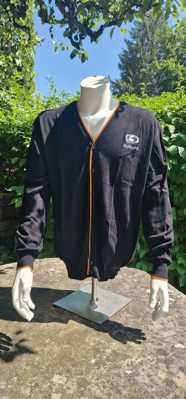 Giacche: Kubota Stickjacke – Nuovo (secondo la descrizione) da Reinach AG venduto da Stalder-Technik